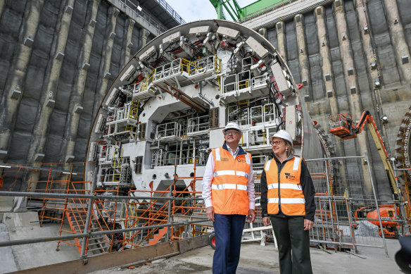 Prime Minister Anthony Albanese and Premier Jacinta Allan touring the North East Link site on Thursday. 