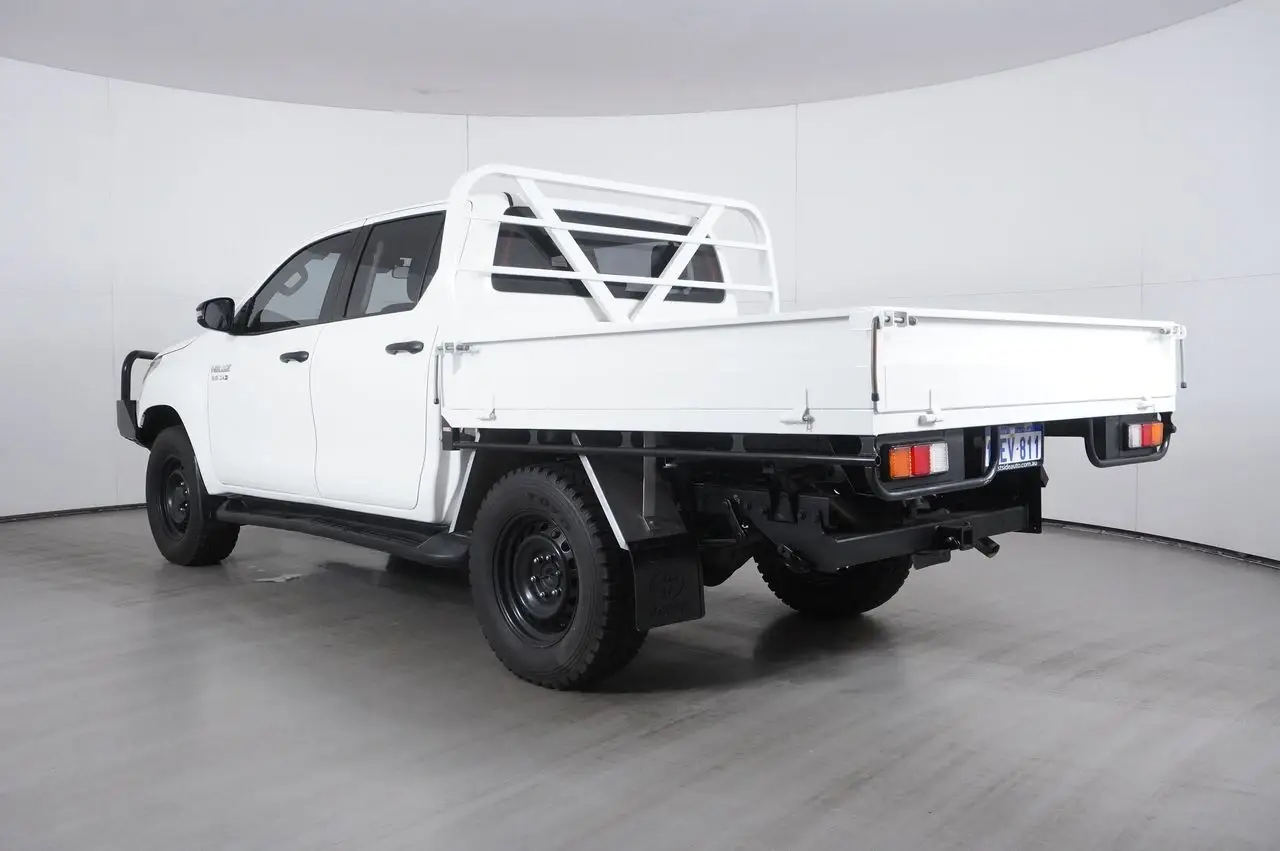 969548612 - Toyota Hilux GUN126R SR Cab Chassis Double Cab 4dr Spts Auto 6sp 4x4 2.8DT