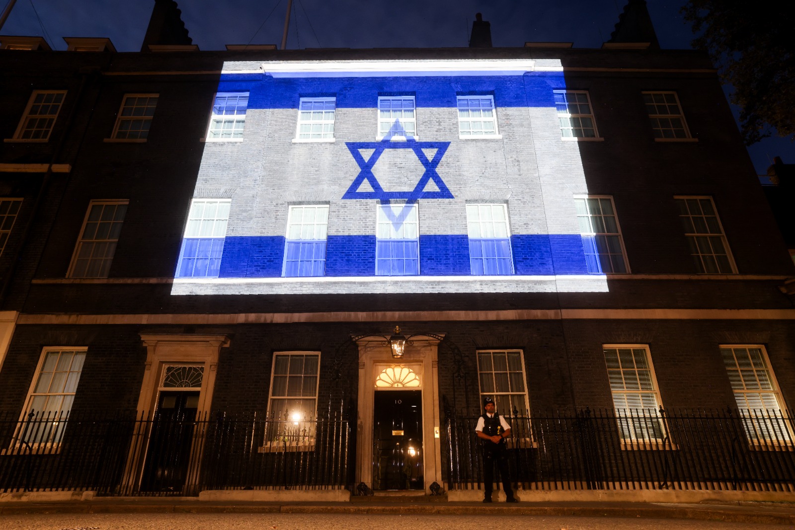 r/europe - 10 Downing Street, London tonight