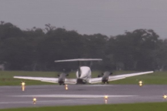 Praise for ‘calm’ Qld pilot after ‘textbook’ emergency landing