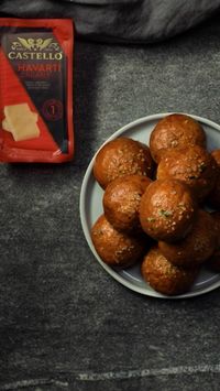 Creamy Cheesy Pretzel Bites