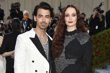 Joe Jonas, left, and Sophie Turner attend The Metropolitan Museum of Art&#x27;s Costume Institute benefit gala celebrating the opening of the &quot;In America: An Anthology of Fashion&quot; exhibition on Monday, May 2, 2022, in New York. (Photo by Evan Agostini/Invision/AP)