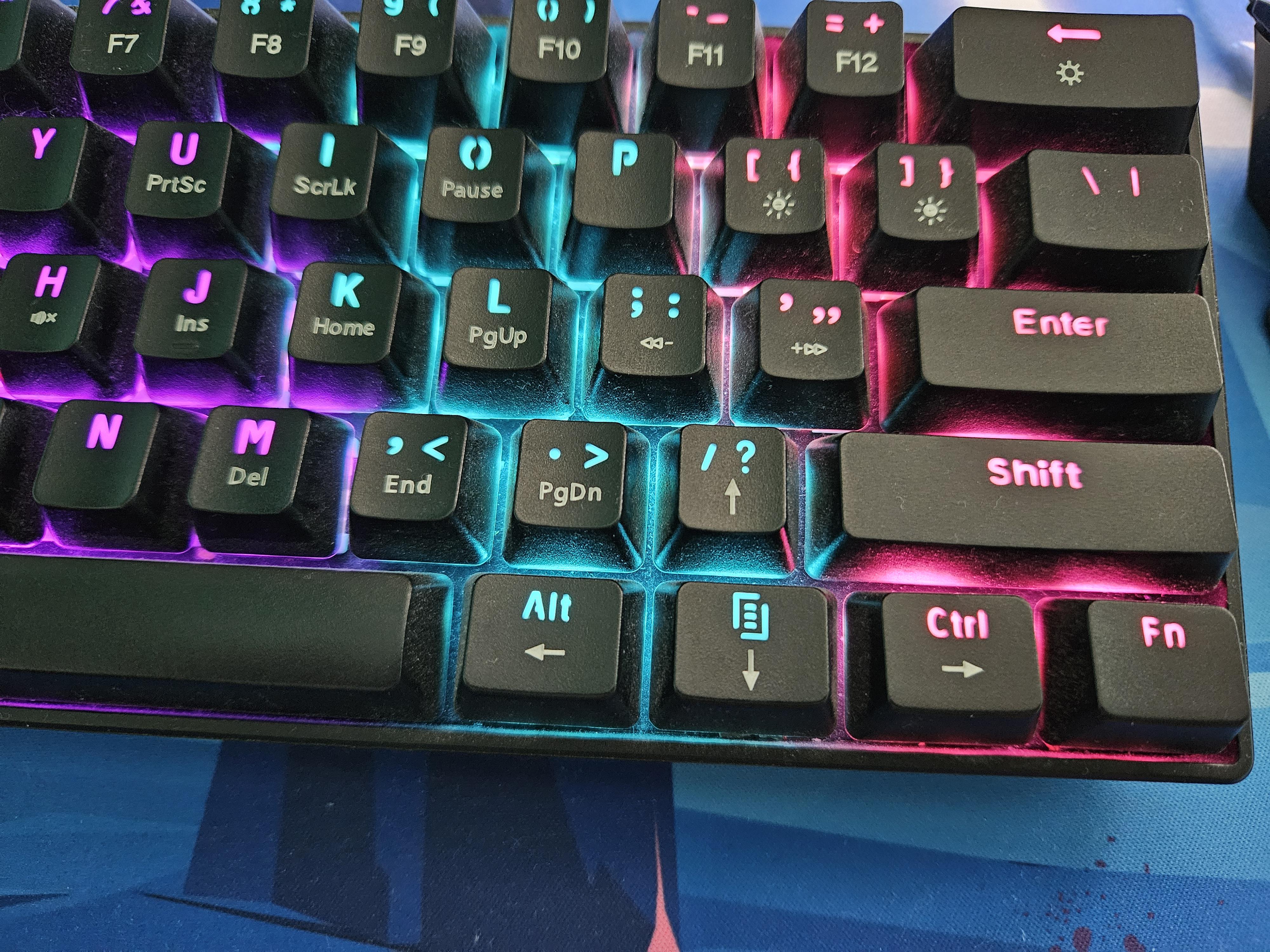 r/pcmasterrace - How do i use arrow keys on this damm keyboard???