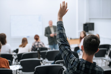 Student incomes to receive further government boost as Labor goes after youth vote