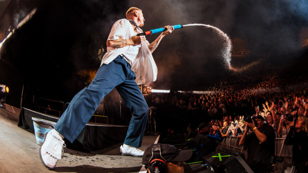 Macklemore leads chant for Palestine at Melbourne show