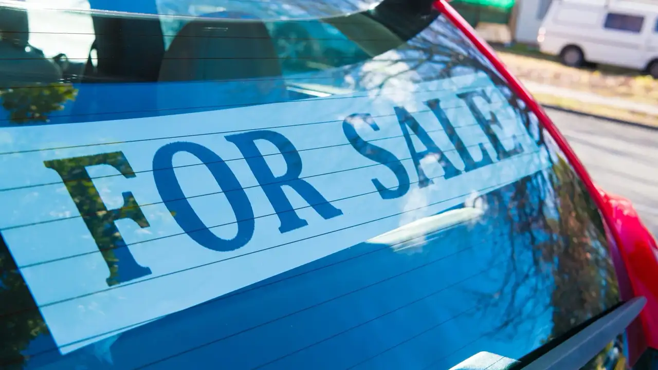 Do you have to pay GST on a used car?