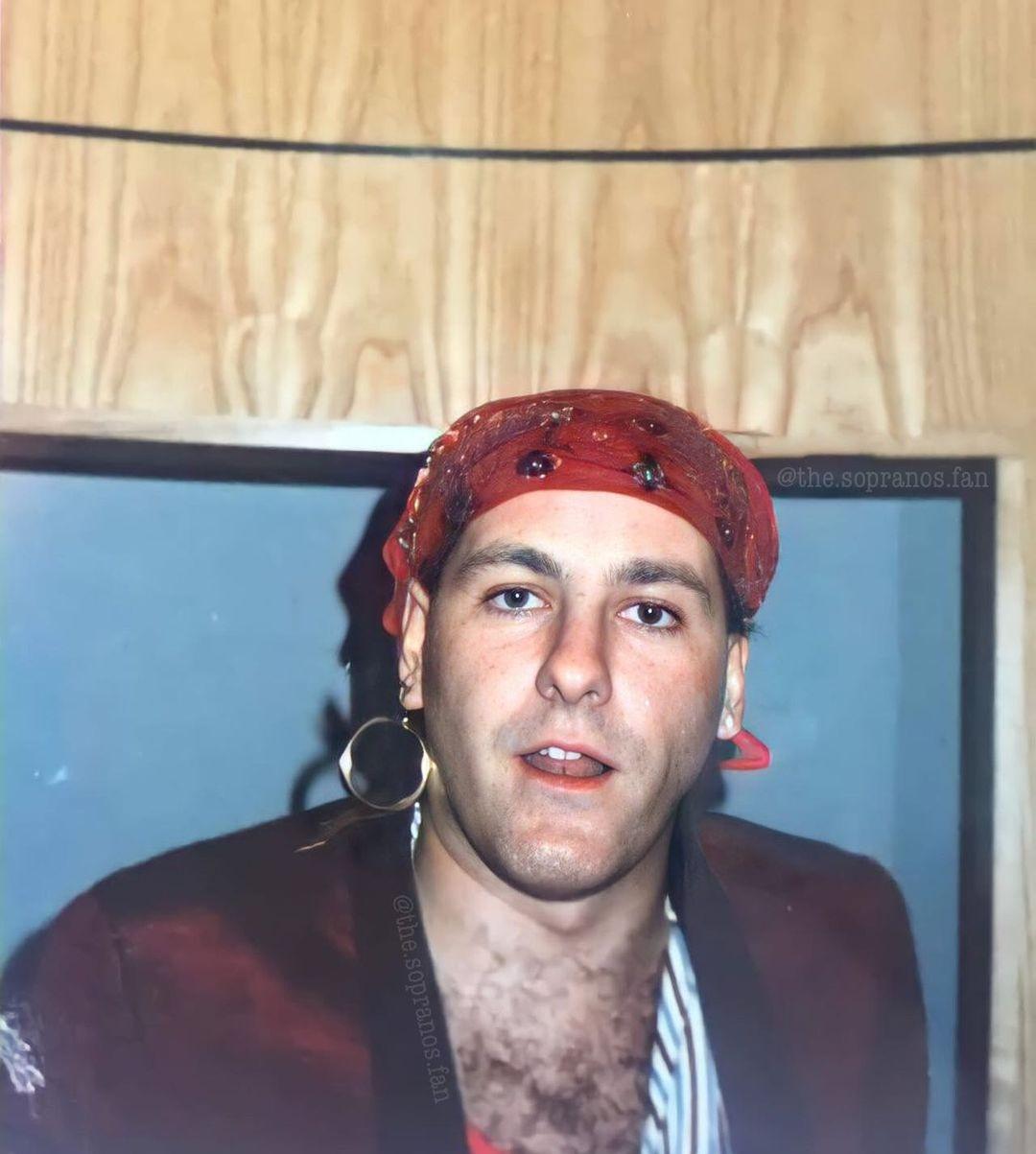 r/OldSchoolCool - James Gandolfini dressed as a pirate (1990s)