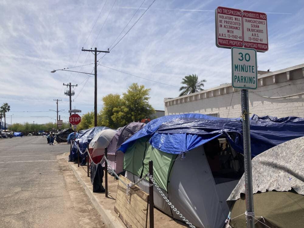 r/UrbanHell - Homeless encampment in the scorching desert heat of Phoenix, USA