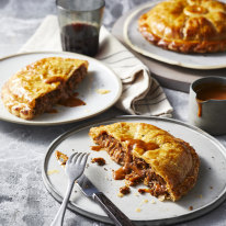 Vegetarian-friendly pithiviers filled with mushroom ragu.