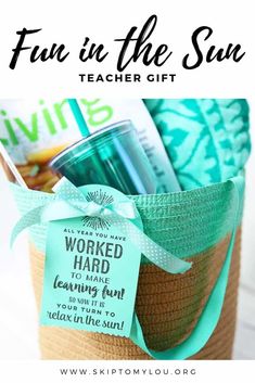 Here is a fun in the sun end of year teacher gift.  This summer beach tote filled with goodies is the perfect way to say thank you to your child's teacher for a year of hard work. Grab a cute summer tote and fill with fun things to take to the pool or beach! #endofschool #teachergifts #printables