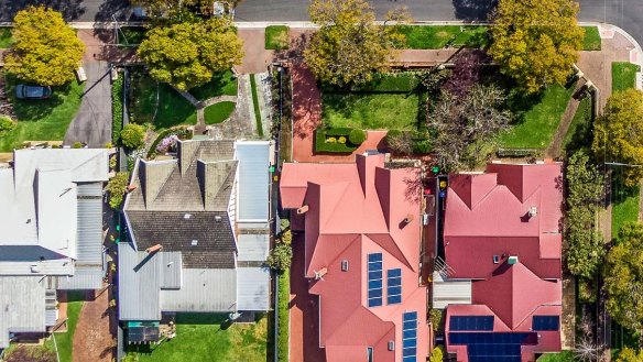 Homes with solar panels attract a price premium. 