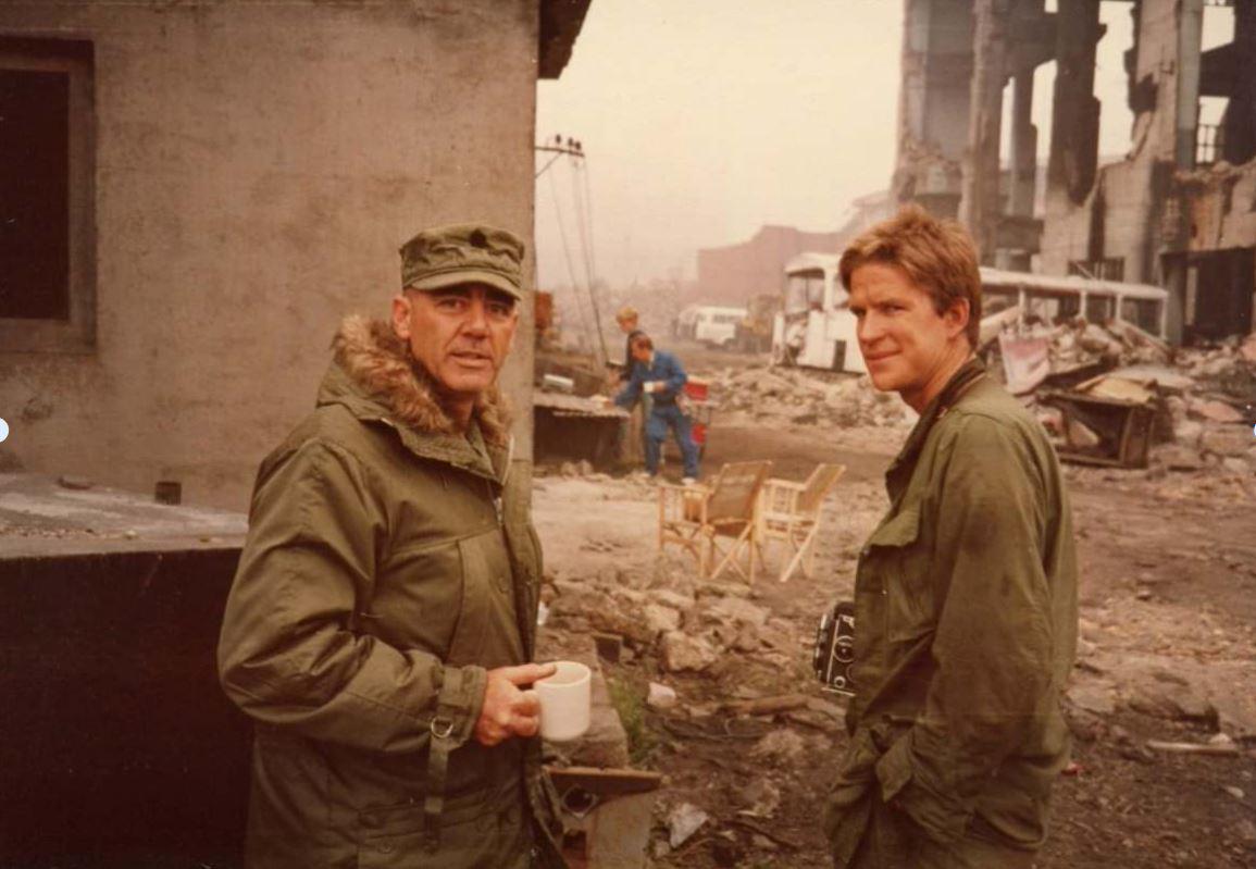 r/OldSchoolCool - R. Lee Ermey and Matthew Modine on the Full Metal Jacket set (1986).