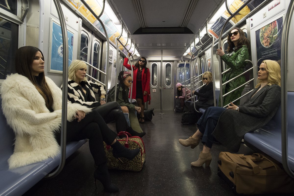 r/movies - Sandra Bullock, Cate Blanchett, Anne Hathaway, Mindy Kaling, Sarah Paulson, Awkwafina, Rihanna, and Helena Bonham Carter in official photo for Ocean 8.