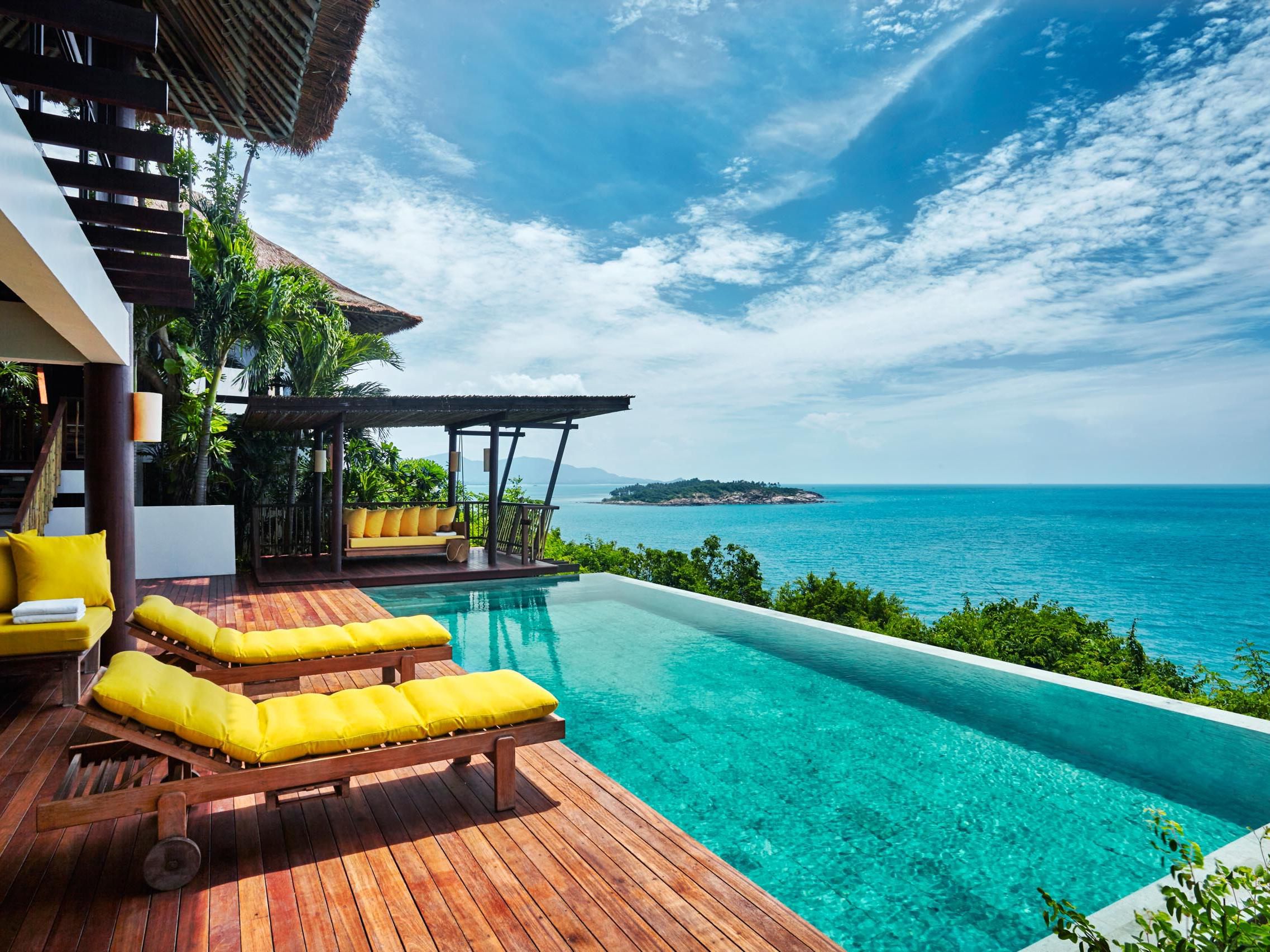 View pool and ocean from Resort