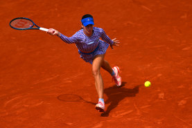 Ajla Tomljanovic started strong, winning the first set over No.30 seed Dayana Yastremska.