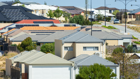 Amid a surge in Perth property prices, the WA government will give owners of vacant homes $5000 if they make them available for long-term renters.