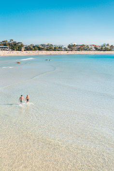 Sunny mornings at Main Beach.