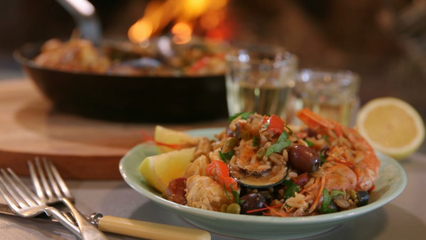 The correct way to prepare Paella is with fresh ingredients, in a large pan on a fire!