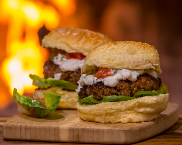 This burger recipe has all the good qualities of a kofta. This will be a great addition to your usual burger braai.