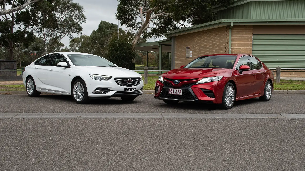 2018 Holden Calais 2.0T v Toyota Camry SL Hybrid comparison