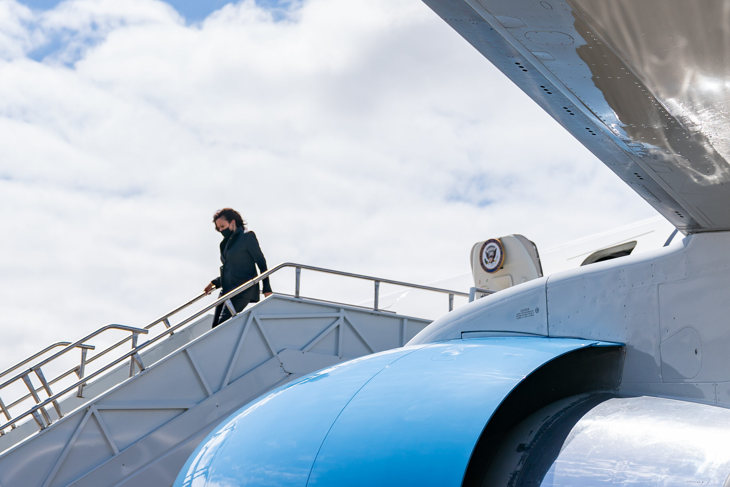 Kamala Harris steps off Air Force Two