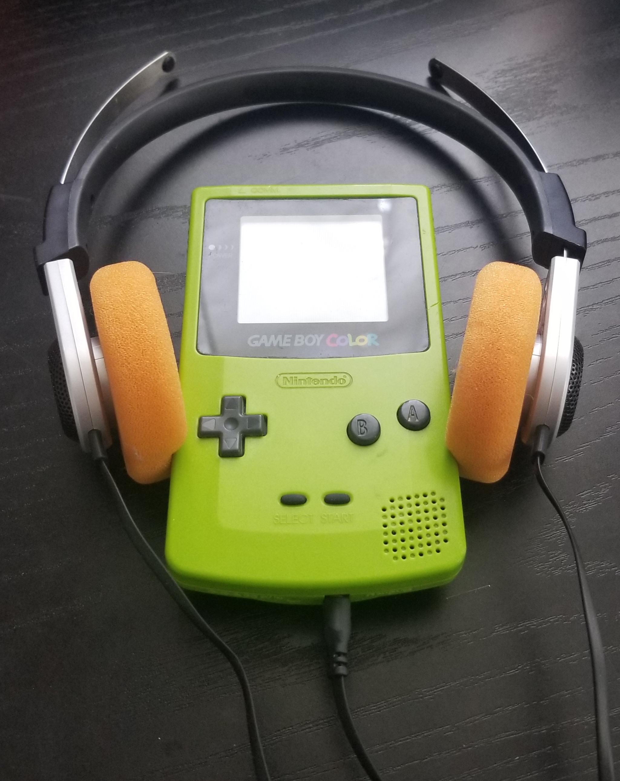 r/Gameboy - Do you use the headphone jack on your gameboy much?