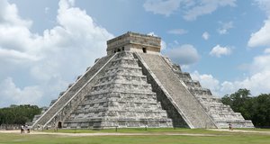 El Castillo (pyramid of Kukulcan) in Chichen Itza