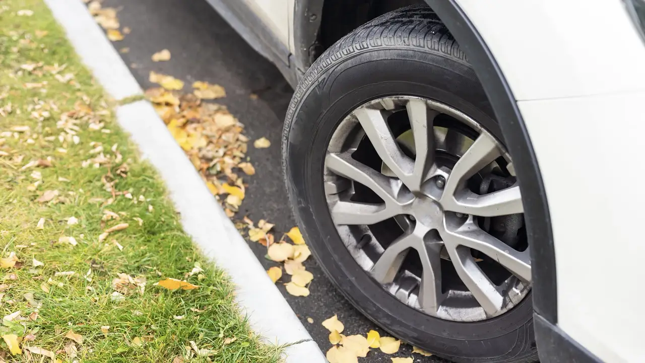 ‘It’s a safety risk’: Authorities divided over narrow ‘half-roads’ in Western Sydney