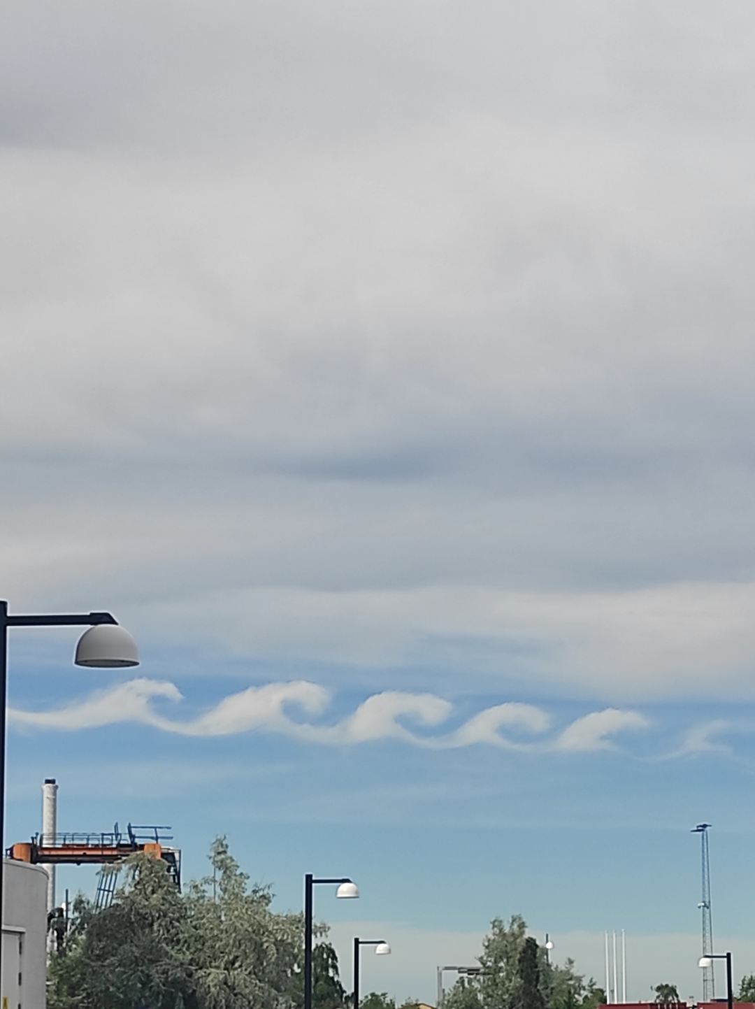 r/mildlyinteresting - Saw these strange clouds yesterday 