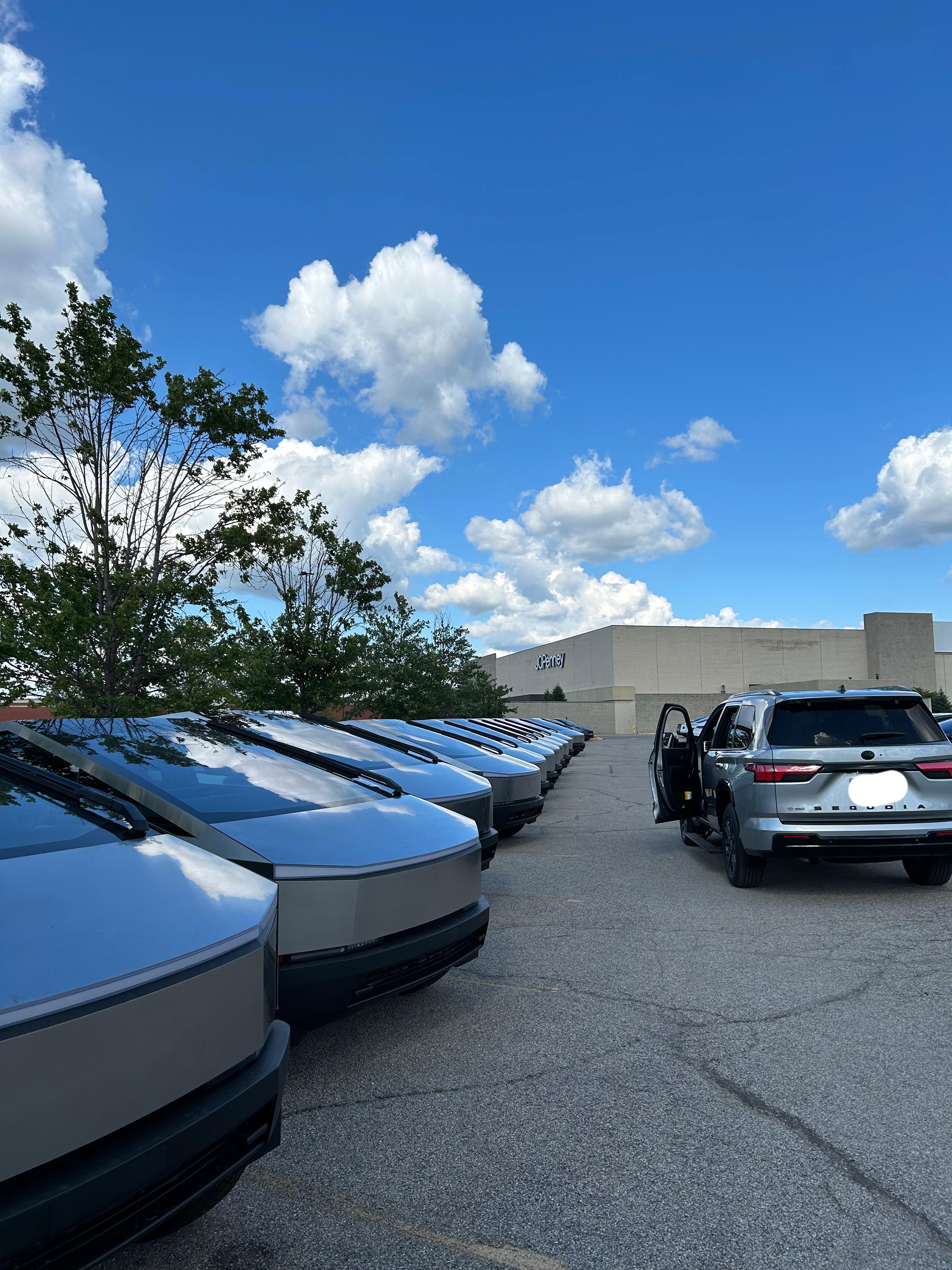 r/pics - Indiana mall parking lot