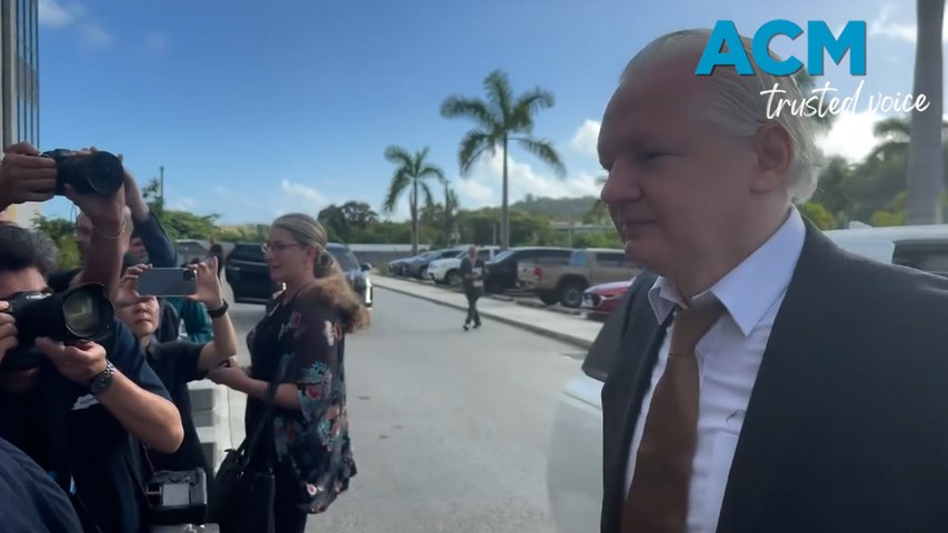 Julian Assange arrived at the US District Court House in Saipan with former Australian Prime Minister and Ambassador of Australia to the US Kevin Rudd.