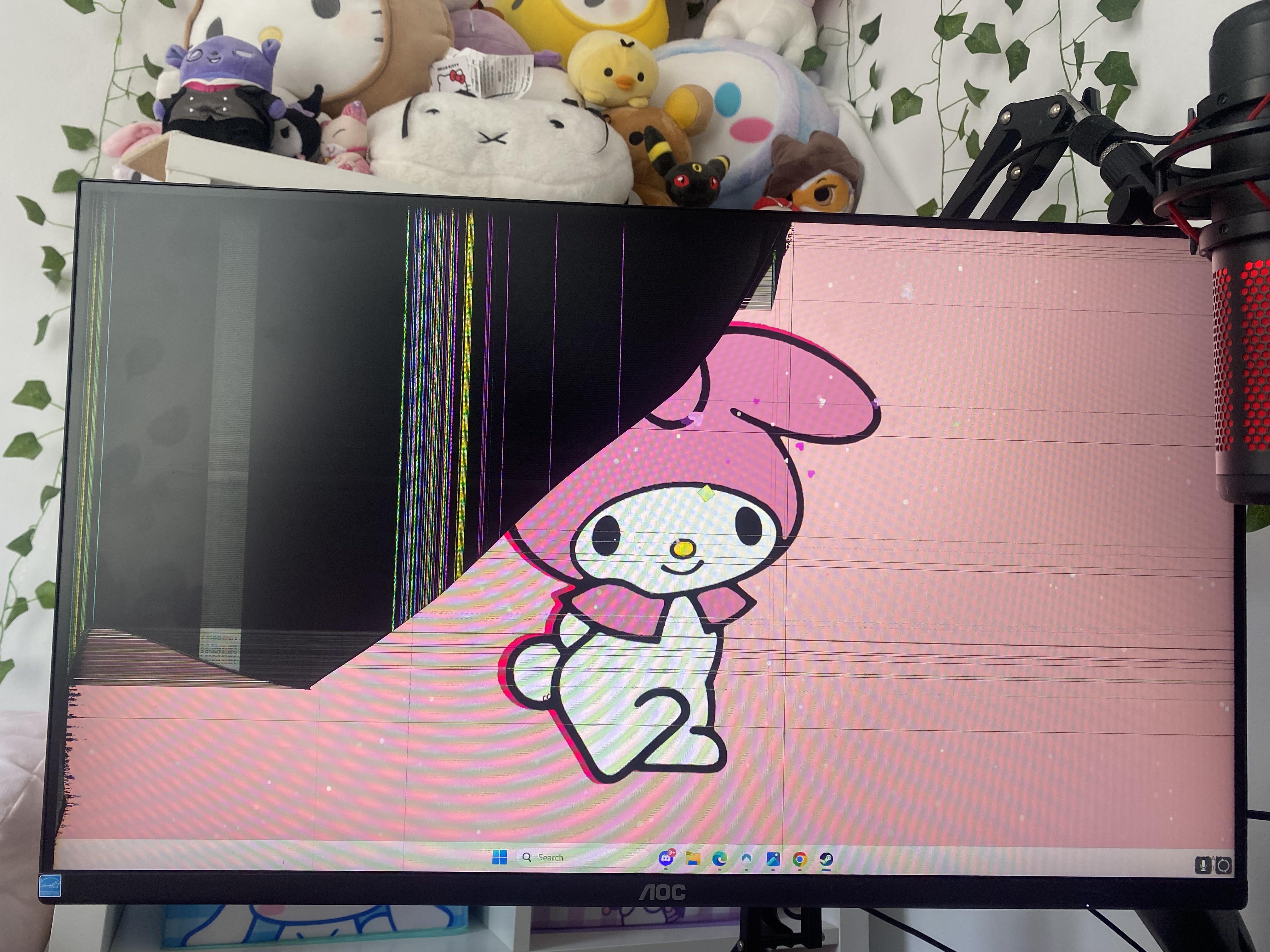 r/computers - yesterday i went to bed and my screen was just fine today i wake up and it's like this!!!??? HELLOOO!!??? can anyone explain what happened while i was ASLEEP!!?