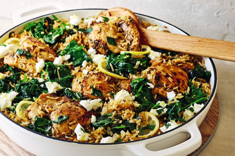 One-pot Greek chicken and rice: quick and delicious.