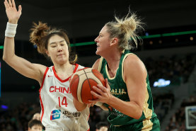 Lauren Jackson of the Opals drives to the basket.