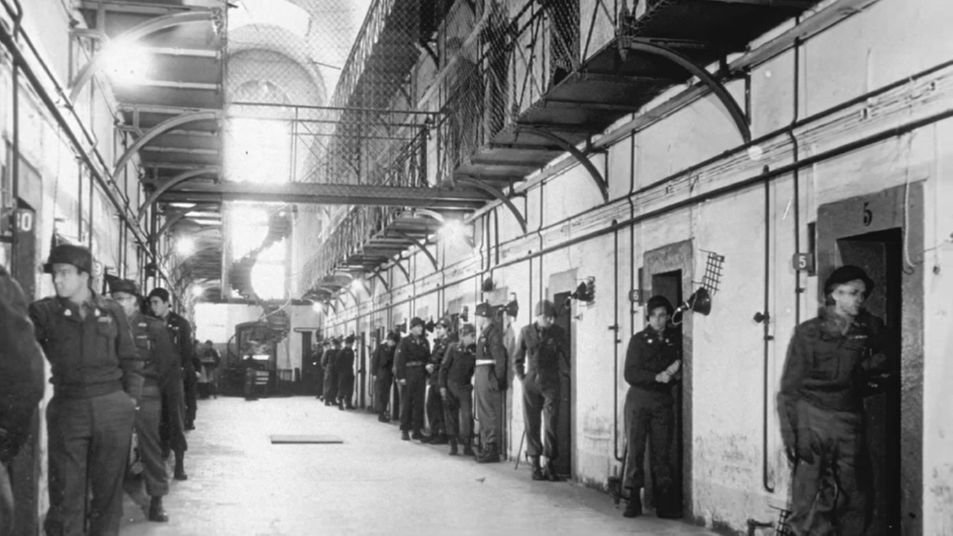 r/interestingasfuck - Guards making sure the defendants of the Nuremberg Trials wouldn't commit suicide in their cells