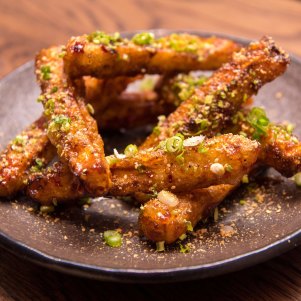 The Age, MMag 25/03/2019, photo by Justin McManus. Lee Ho Fook. Crispy eggplant, spiced red vinegar.