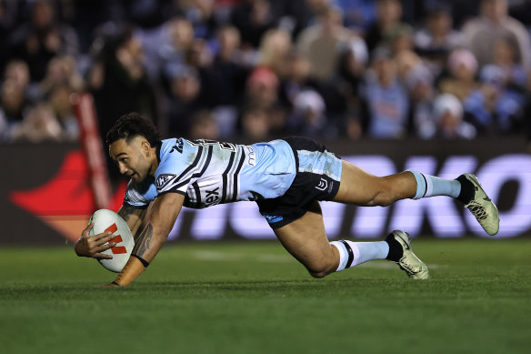 Sharks surge back to form with Tigers demolition