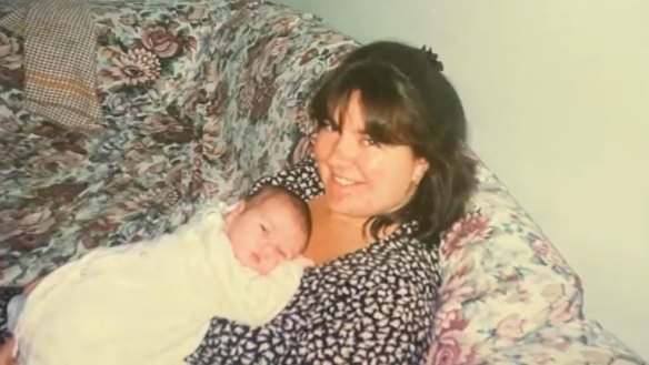 Kerrie Struhs pictured with her then-infant daughter Elizabeth.