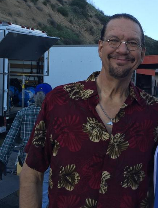 r/pics - Penn Jillette lost weight.