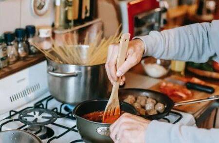 Cooking with Sarah Boorer