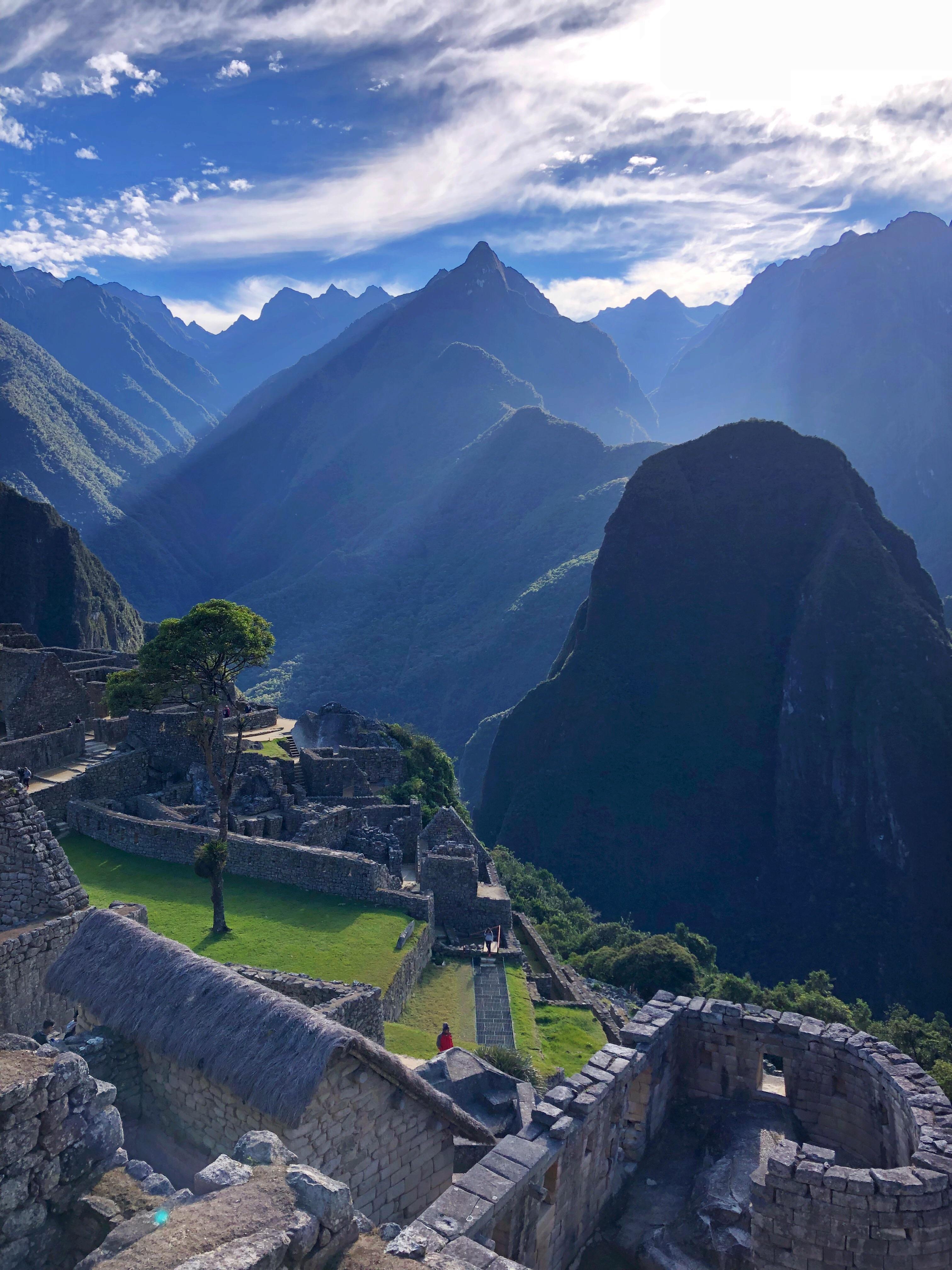 r/hiking - Caught this view on our way down from Machu Picchu