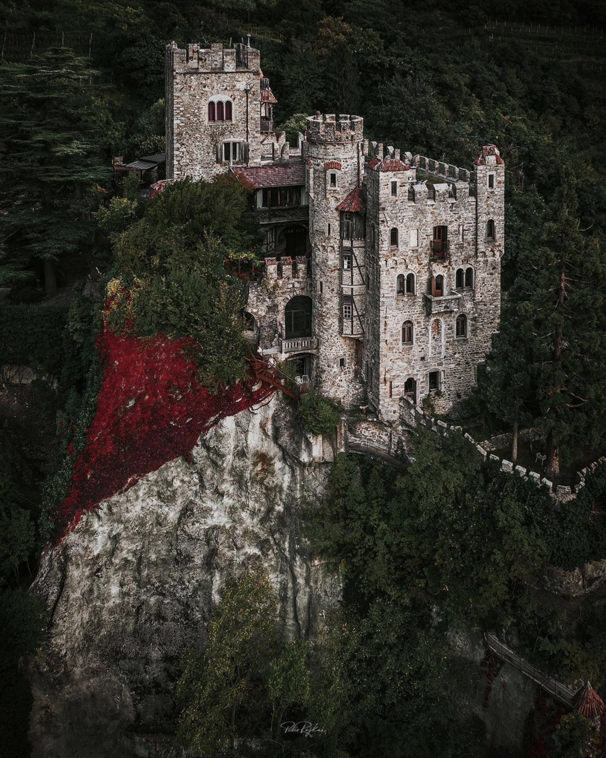 r/castles - The Ezra Pound castle, Schloss Brunnenburg or Castel Fontana. Built in 1241 it is situated above the city of Merano, on the outskirts of the municipality of Tirol, Italy.