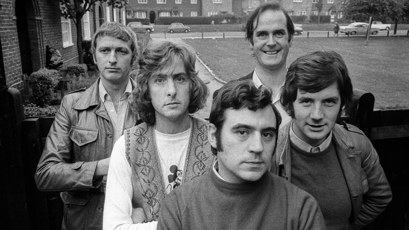 r/OldSchoolCool - Graham Chapman, Eric Idle, Terry Jones, John Cleese, and Michael Palin early in the run of Monty Python. Circa 1969. Notwithstanding his smile, Cleese is generally reckoned the grumpiest member of the group.