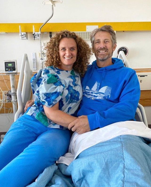 r/ManchesterUnited - Manchester United legend Edwin Van Der Sar is luckily out of intensive care.