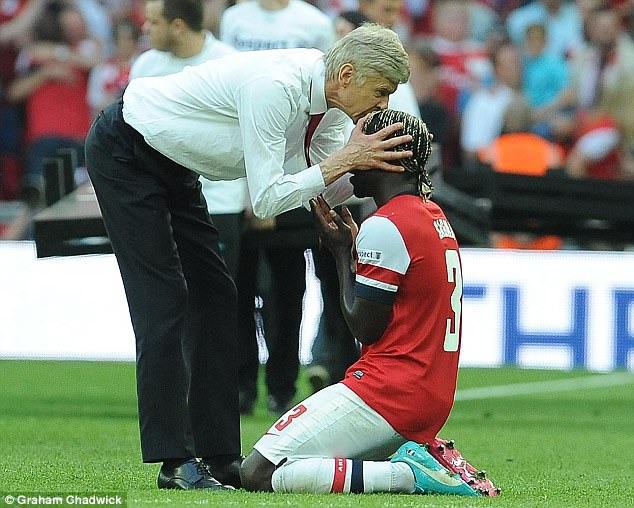 r/Gunners - Valentine’s Day was also Bacary Sagna‘s Birthday. He protec, he attac, he our Bac ❤️