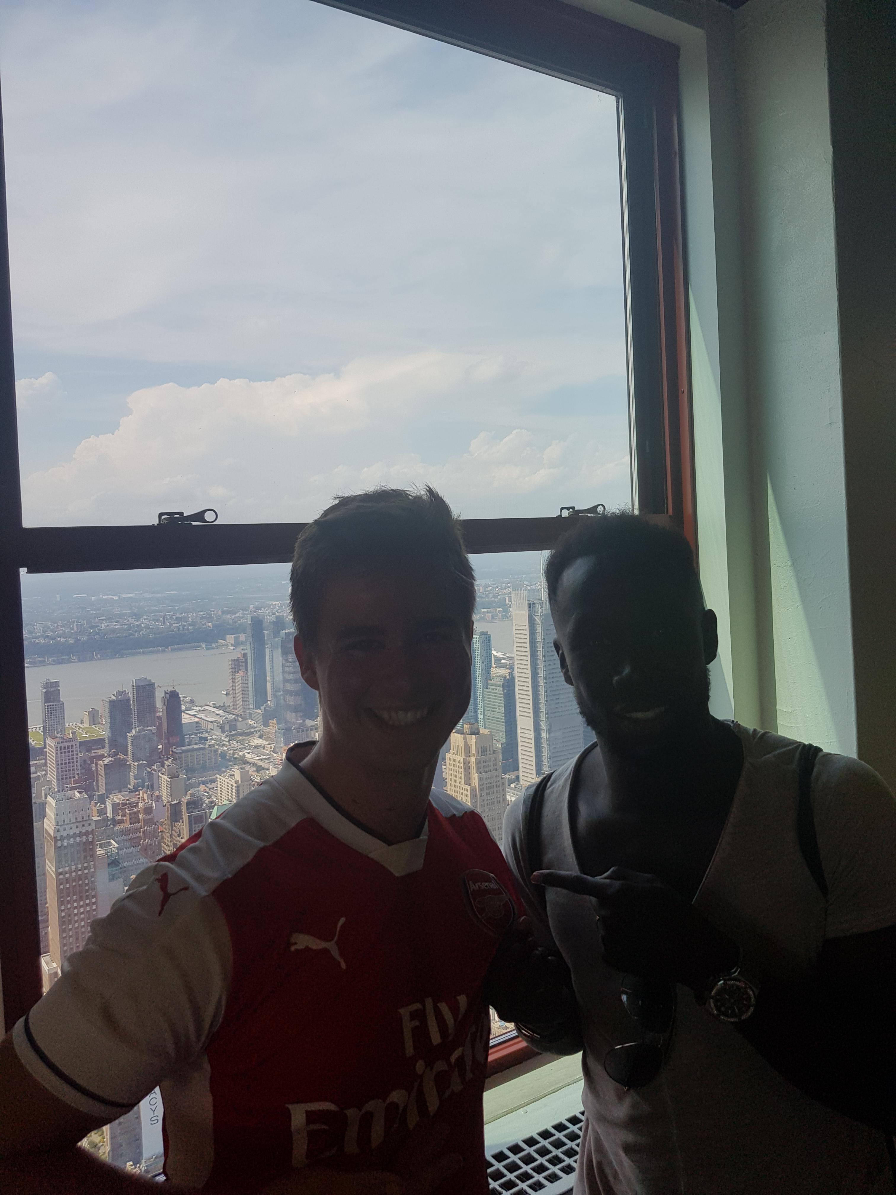 r/Gunners - For the first time in my life I have traveled outside of Europe to the US. Today, I decided to visit the Empire State Building and I was fortunate enough to meet Bacary Sagna!