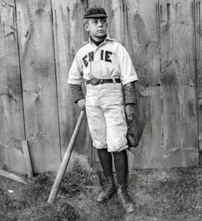 r/sportsarefun - Just A Baseball Player In 1900.