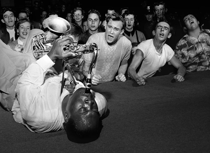 r/OldSchoolCool - ’The Ecstasy of Jazz’. Jazz fans absolutely caught in the moment at a Big Jay McNeely concert (Los Angeles, 1951)