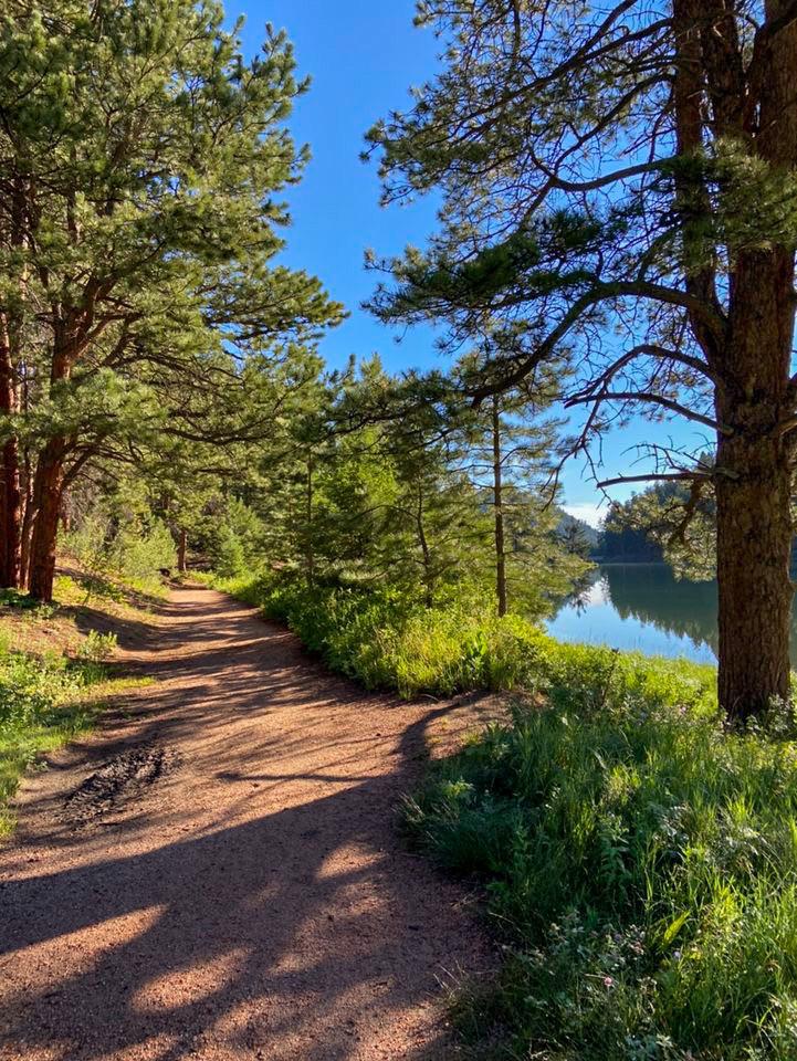 r/trailrunning - Some hot but lovely miles at Palmer Reservoir, Palmer Lake, Colorado