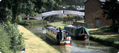 Things to do boating on the canal